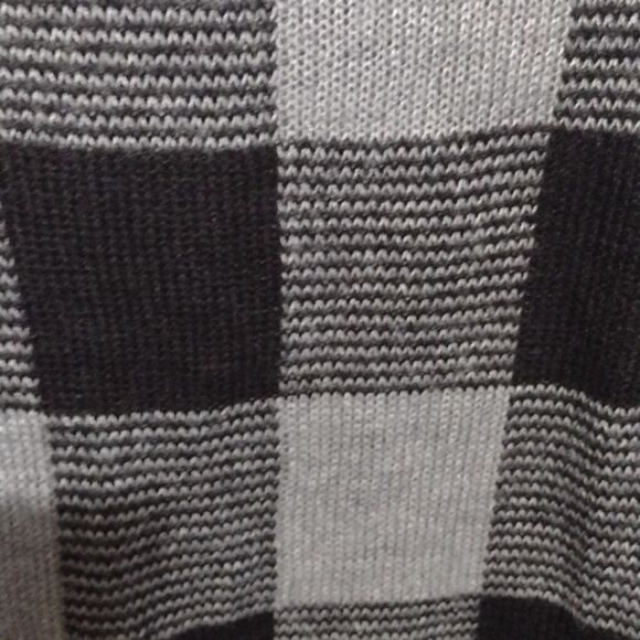 BASS sweater size small - Picture 5 of 5